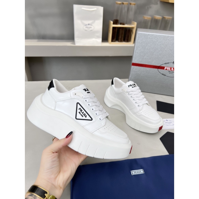 Pra*a casual shoes